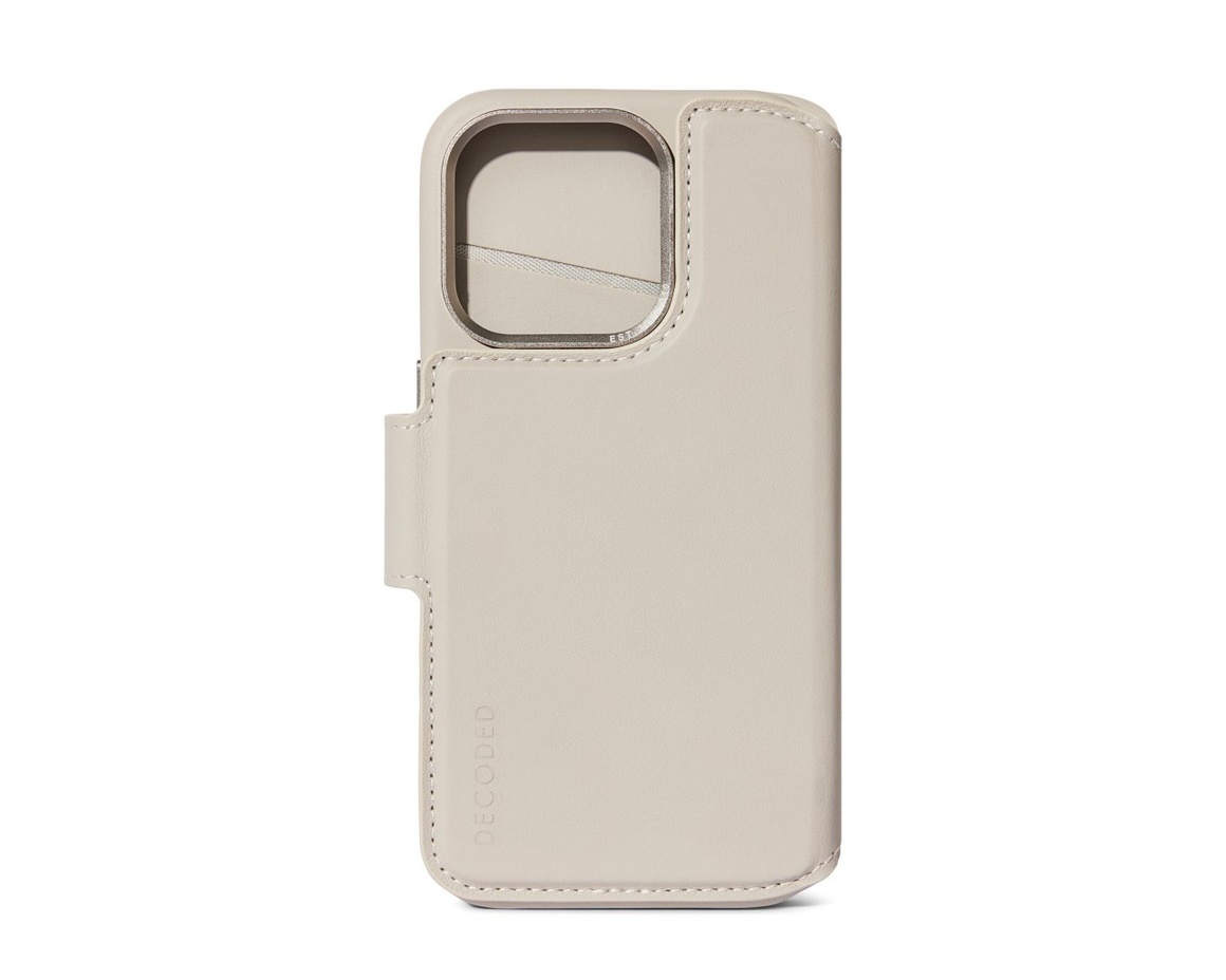 Decoded Leather Detachable Wallet för iPhone 15 Pro Clay